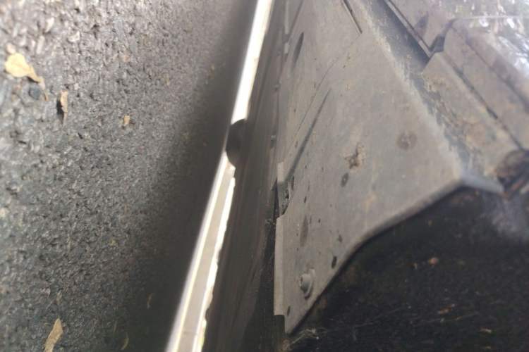 Used XPeng X9 2024 610 Long-Range Pro Chassis Front Right