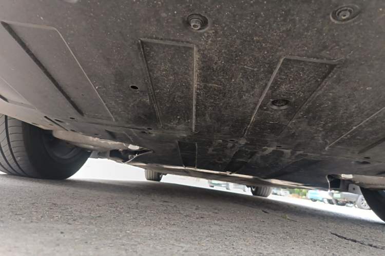 Used XPeng X9 2024 610 Long-Range Max Chassis Rear