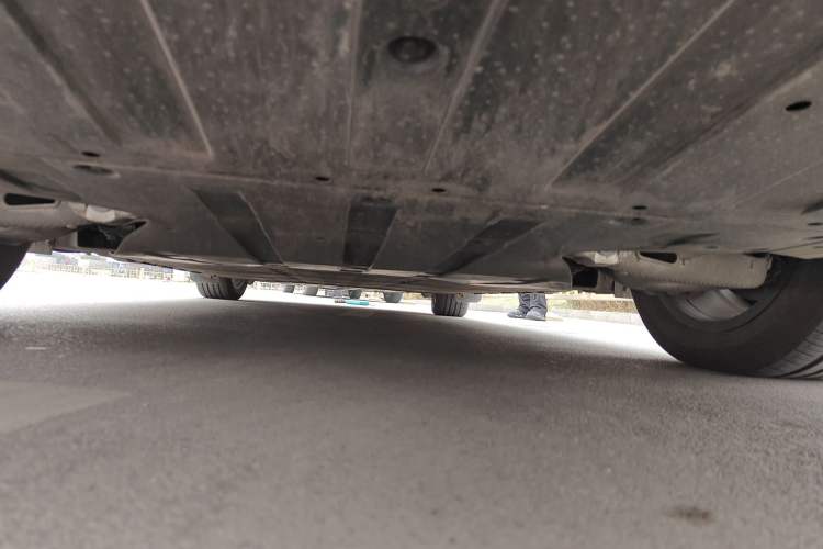 Used XPeng X9 2024 610 Long-Range Pro Chassis Rear