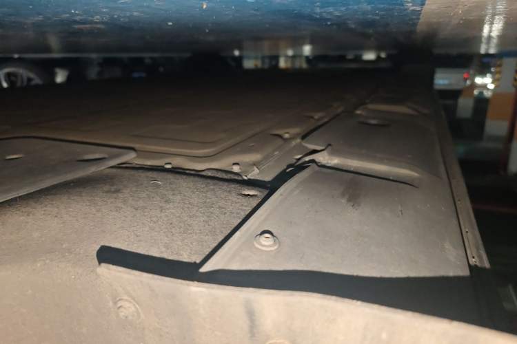 Used XPeng X9 2024 702 Ultra-Long Range Pro Chassis Rear Left