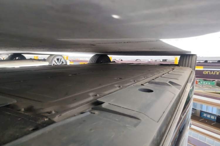 Used XPeng X9 2024 702 Ultra-Long Range Pro Chassis Rear Left