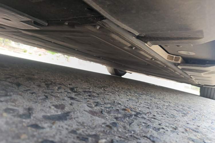Used XPeng X9 2024 610 Long-Range Max Chassis Rear Right