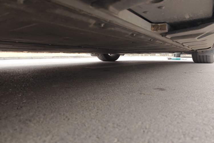 Used XPeng X9 2024 610 Long-Range Pro Chassis Rear Right