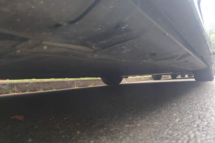 Used XPeng X9 2024 702 Ultra-Long Range Max Chassis Rear Right