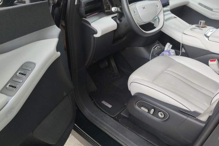 Used XPeng X9 2024 640 All-Wheel Drive High-Performance Max Driver Seat