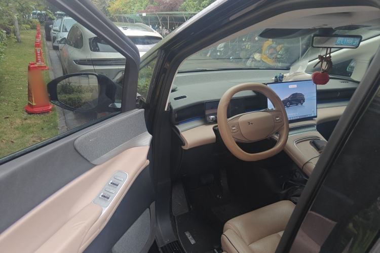 Used XPeng X9 2024 702 Ultra-Long Range Max Driver Seat