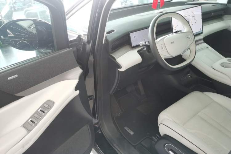 Used XPeng X9 2024 702 Ultra-Long Range Max Driver Seat