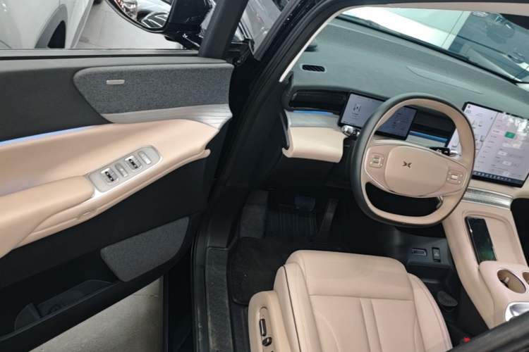 Used XPeng X9 2024 702 Ultra-Long Range Max Driver Seat