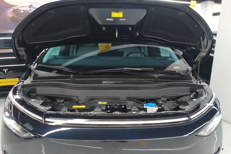 Used XPeng X9 2024 702 Ultra-Long Range Max Engine Bay