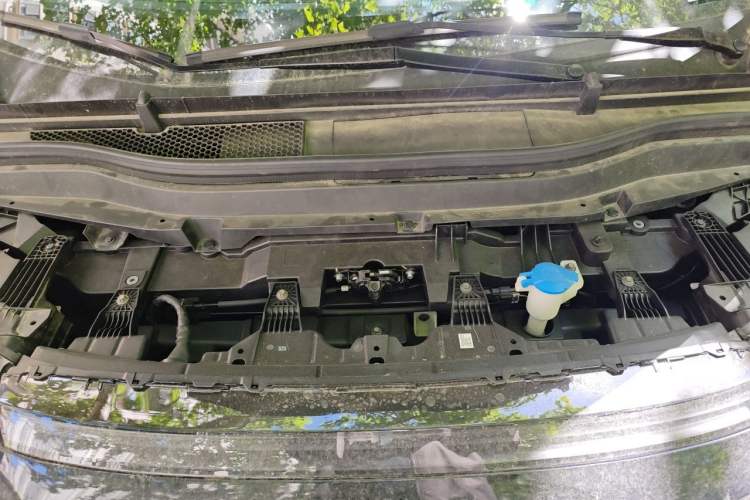 Used XPeng X9 2024 702 Ultra-Long Range Pro Engine Bay
