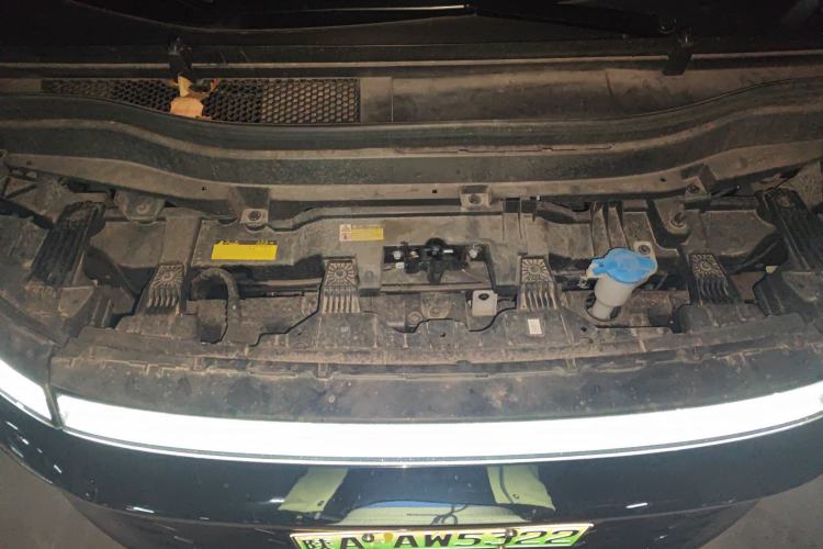 Used XPeng X9 2024 702 Ultra-Long Range Max Engine Bay