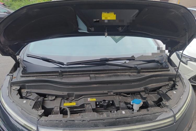Used XPeng X9 2024 702 Ultra-Long Range Pro Engine Bay