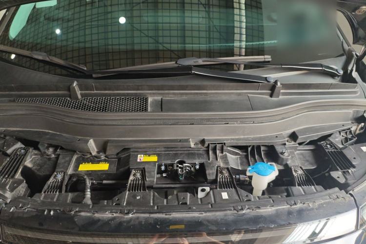 Used XPeng X9 2024 702 Ultra-Long Range Pro Engine Bay