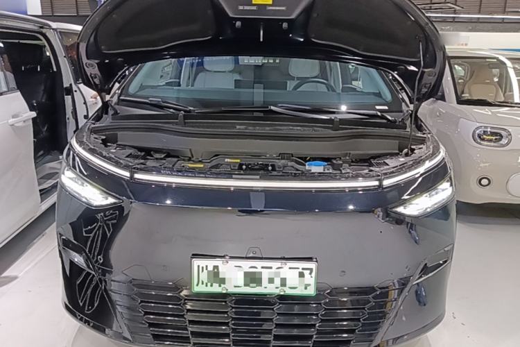 Used XPeng X9 2024 610 Long-Range Pro Engine Bay