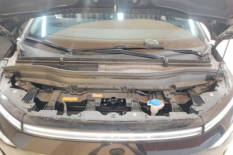 Used XPeng X9 2024 702 Ultra-Long Range Pro Engine Bay