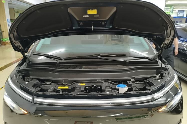 Used XPeng X9 2024 640 All-Wheel Drive High-Performance Max Engine Bay
