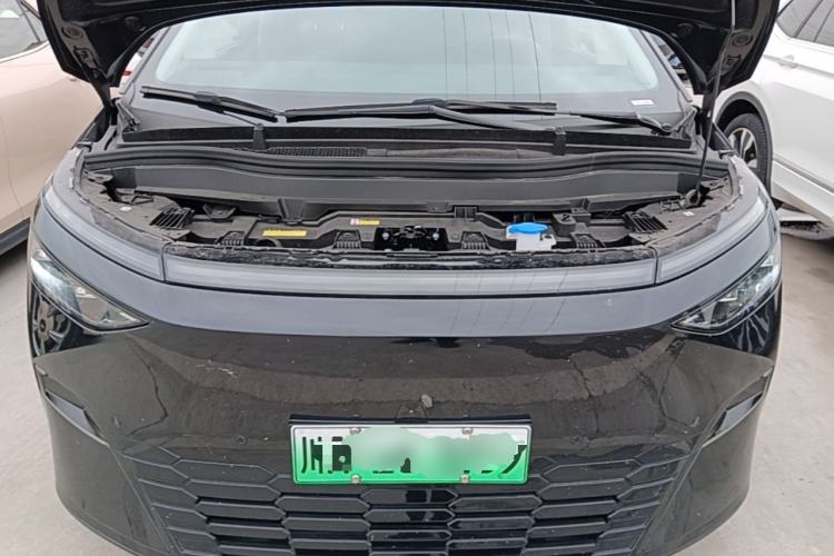 Used XPeng X9 2024 610 Long-Range Pro Engine Bay