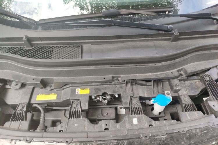 Used XPeng X9 2024 610 Long-Range Pro Engine Bay