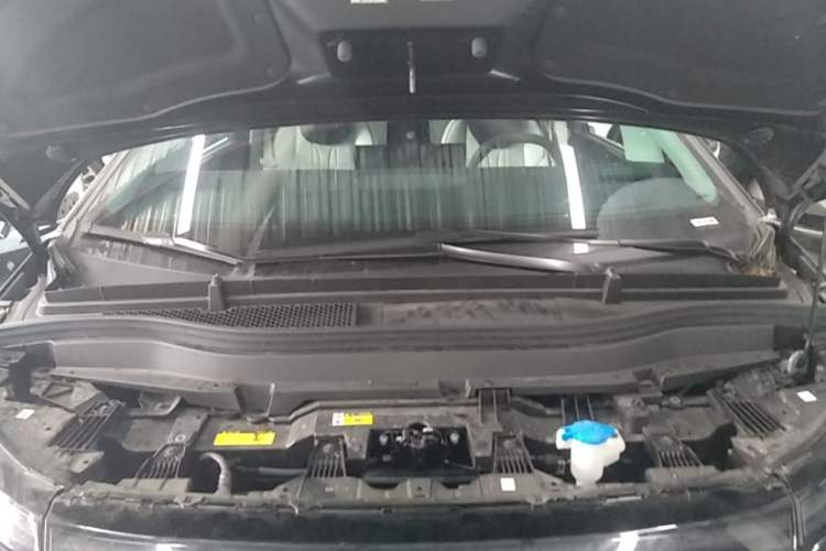 Used XPeng X9 2024 702 Ultra-Long Range Pro Engine Bay
