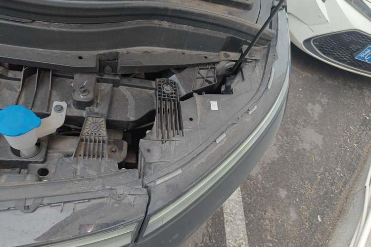 Used XPeng X9 2024 702 Ultra-Long Range Pro Engine Bay Left