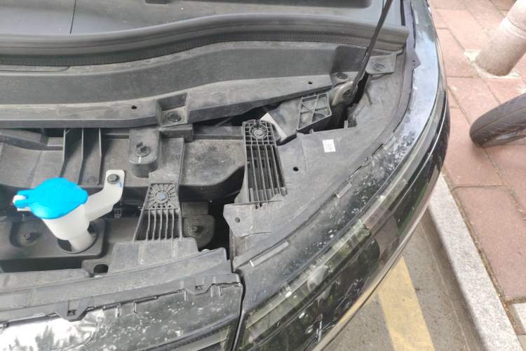 Used XPeng X9 2024 610 Long-Range Pro Engine Bay Left