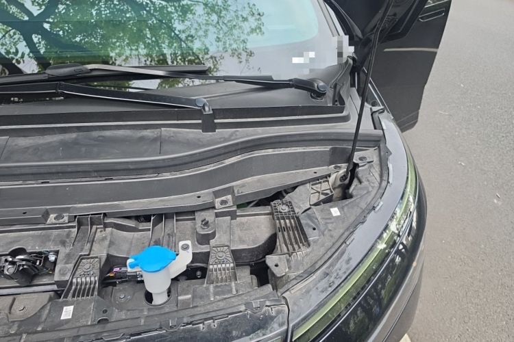 Used XPeng X9 2024 702 Ultra-Long Range Pro Engine Bay Left