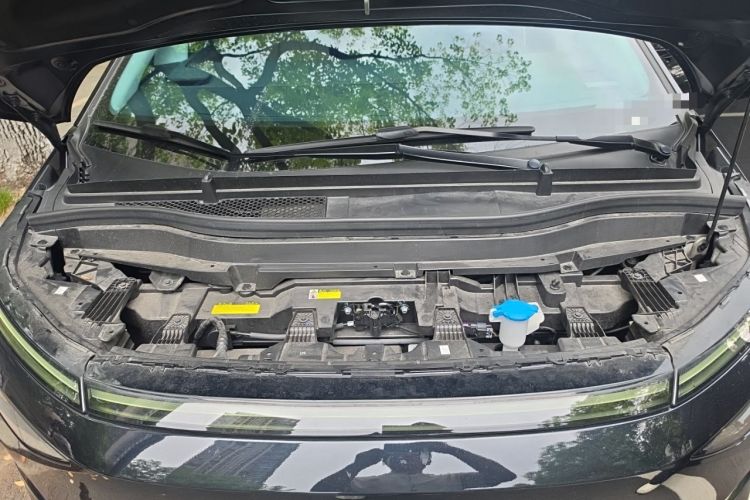 Used XPeng X9 2024 702 Ultra-Long Range Pro Engine Bay