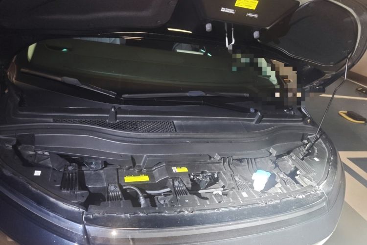 Used XPeng X9 2024 702 Ultra-Long Range Pro Engine Bay