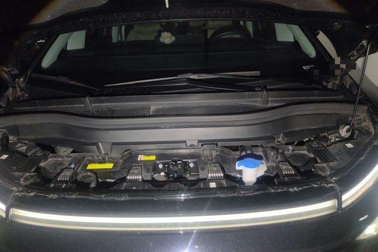 Used XPeng X9 2024 702 Ultra-Long Range Max Engine Bay