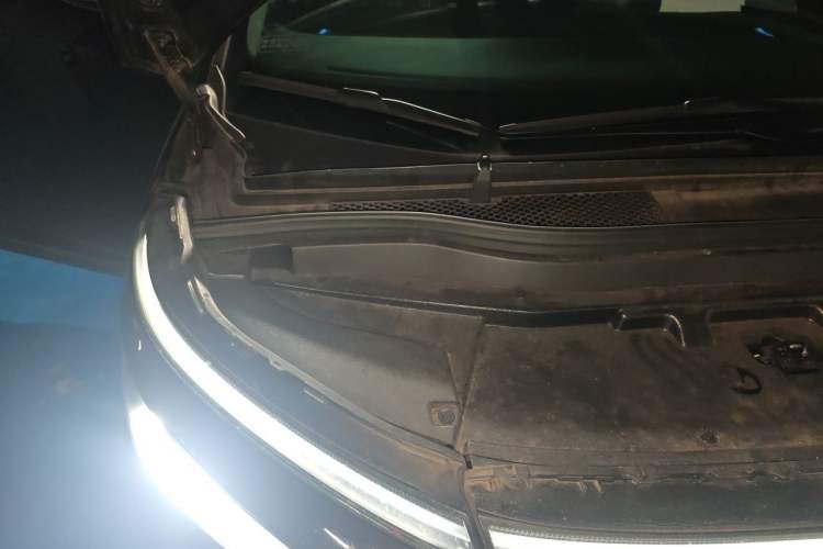 Used XPeng X9 2024 702 Ultra-Long Range Pro Engine Bay Right