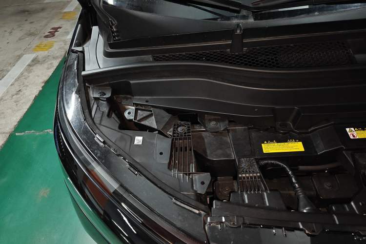 Used XPeng X9 2024 640 All-Wheel Drive High-Performance Max Engine Bay Right