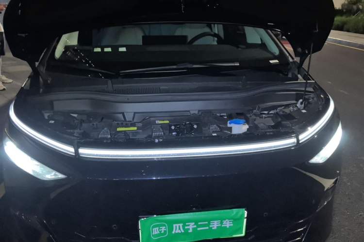 Used XPeng X9 2024 702 Ultra-Long Range Max Engine Bay