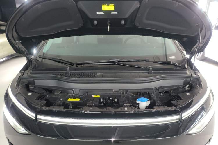 Used XPeng X9 2024 640 All-Wheel Drive High-Performance Max Engine Bay