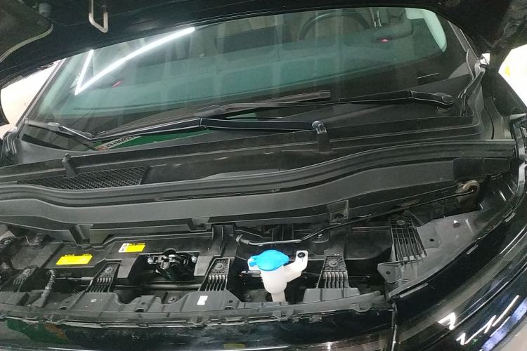 Used XPeng X9 2024 702 Ultra-Long Range Max Engine Bay
