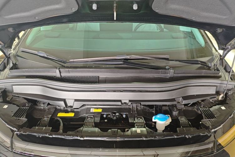 Used XPeng X9 2024 702 Ultra-Long Range Max Engine Bay