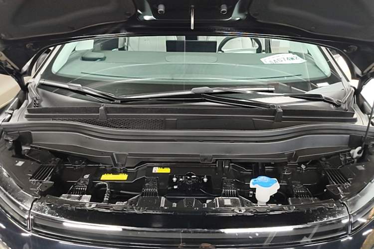 Used XPeng X9 2024 702 Ultra-Long Range Pro Engine Bay