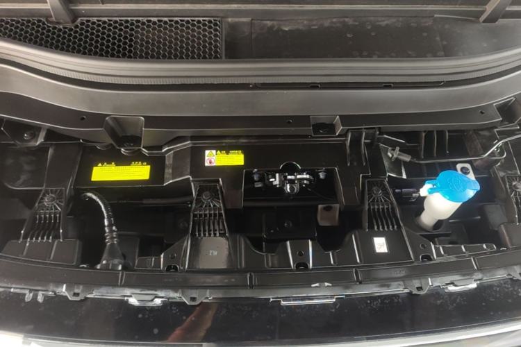 Used XPeng X9 2024 640 All-Wheel Drive High-Performance Max Engine Bay