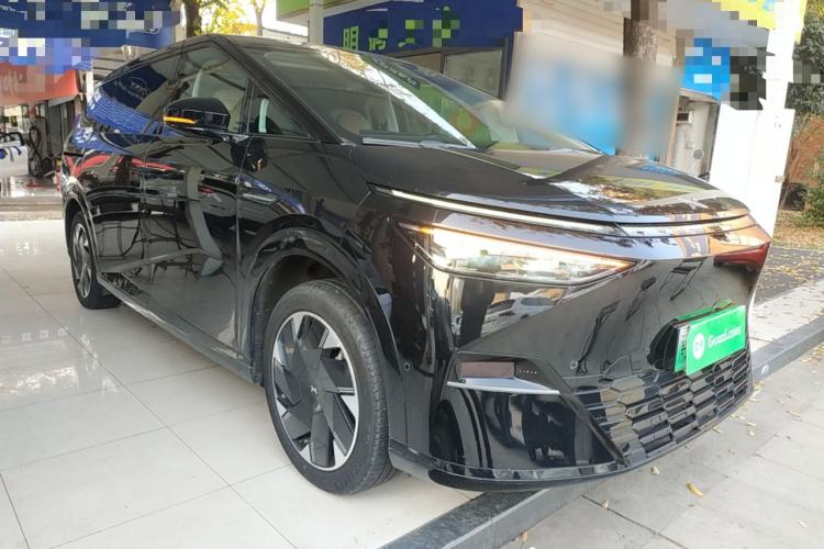 Used XPeng X9 2024 640 All-Wheel Drive High-Performance Max Exterior 2