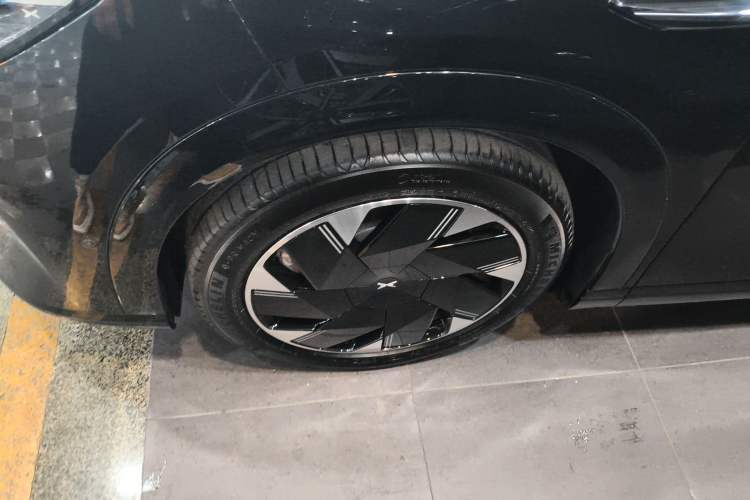 Used XPeng X9 2024 640 All-Wheel Drive High-Performance Max Exterior 4