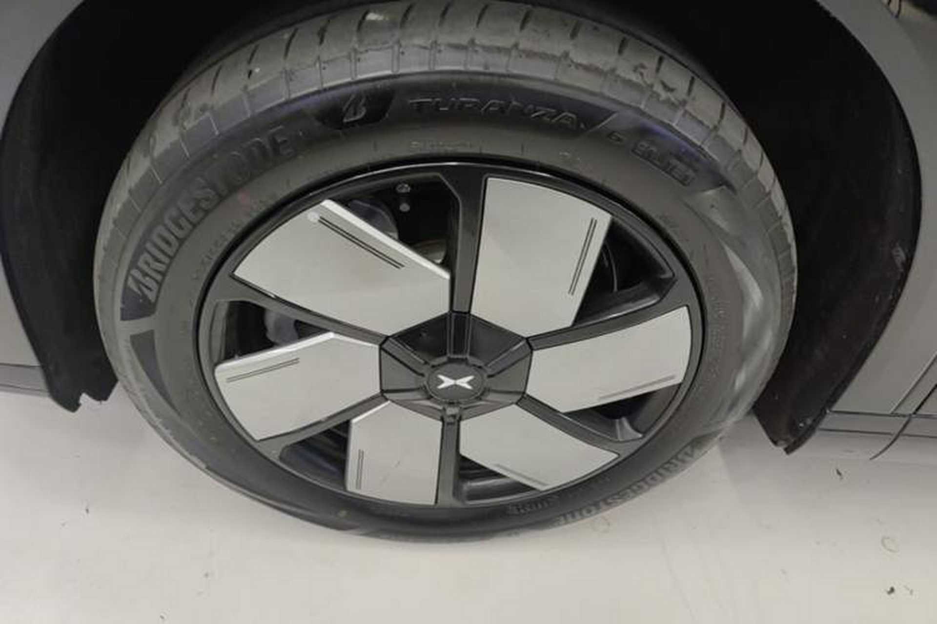 Used XPeng X9 2024 702 Ultra-Long Range Max Exterior 4