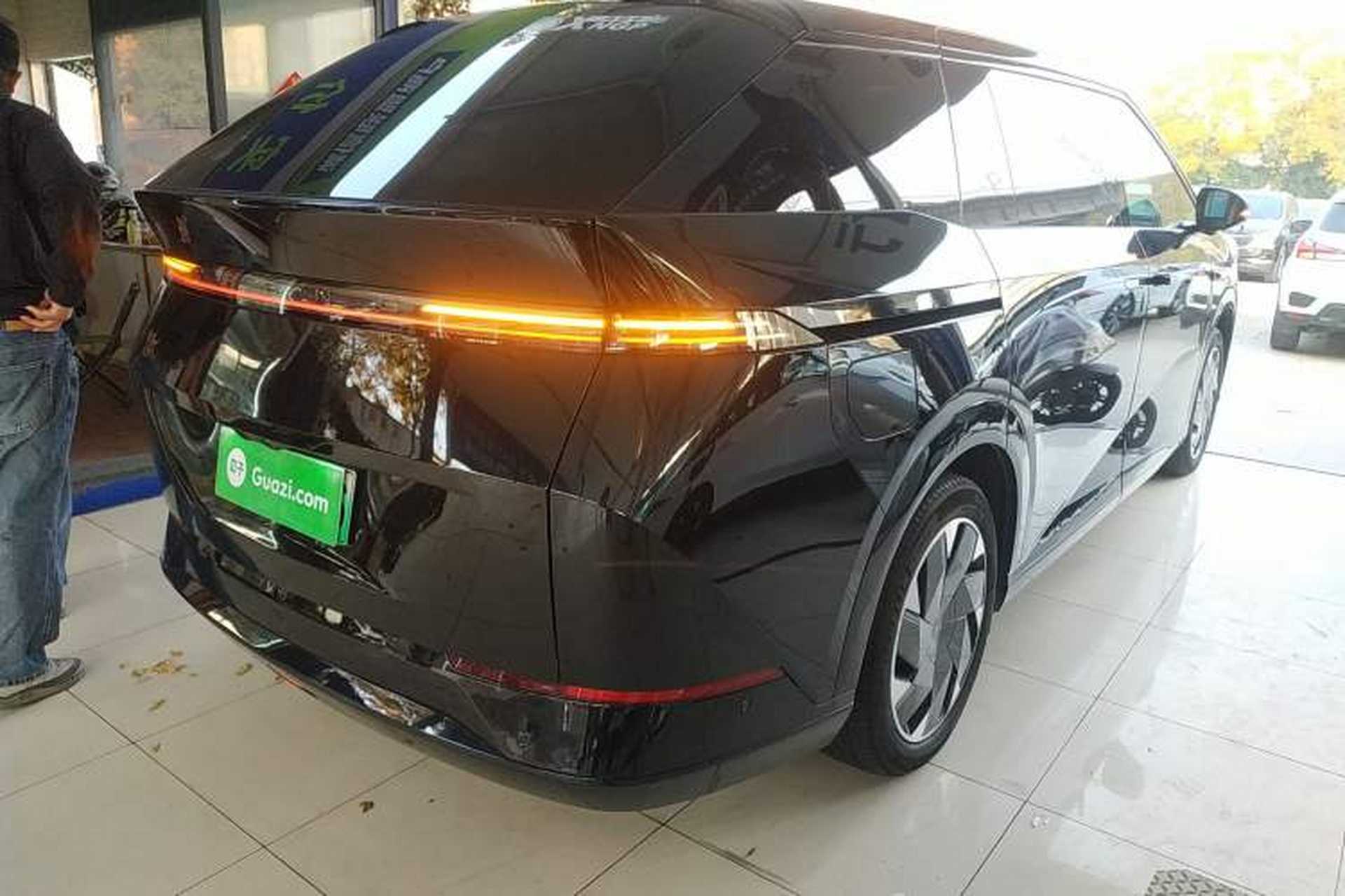Used XPeng X9 2024 640 All-Wheel Drive High-Performance Max Exterior 5
