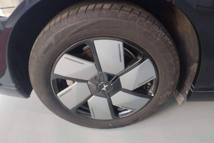Used XPeng X9 2024 640 All-Wheel Drive High-Performance Max Exterior 5