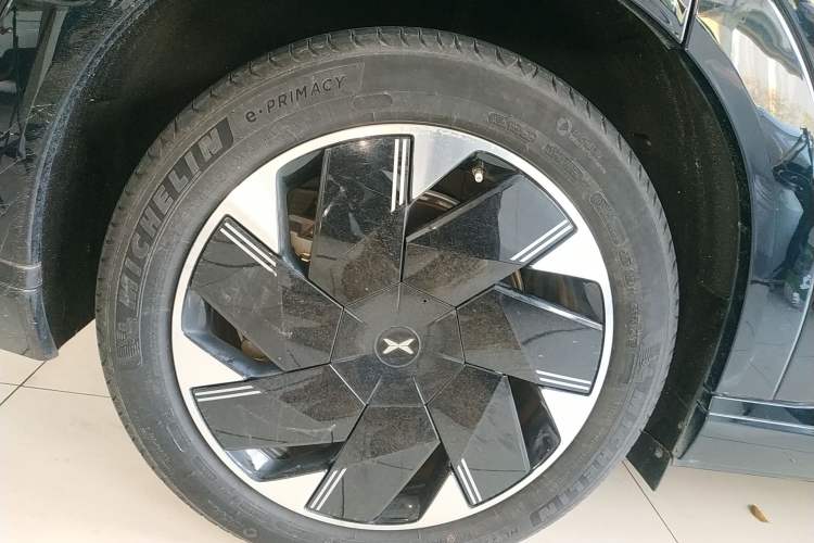 Used XPeng X9 2024 640 All-Wheel Drive High-Performance Max Exterior 8