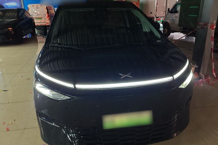 Used XPeng X9 2024 702 Ultra-Long Range Max Front