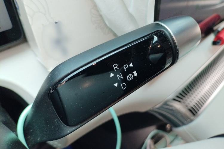 Used XPeng X9 2024 610 Long-Range Pro Gear Lever