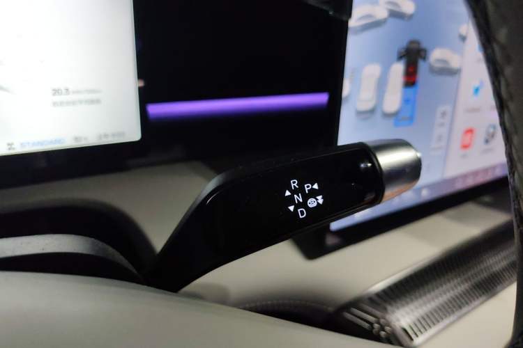 Used XPeng X9 2024 640 All-Wheel Drive High-Performance Max Gear Lever