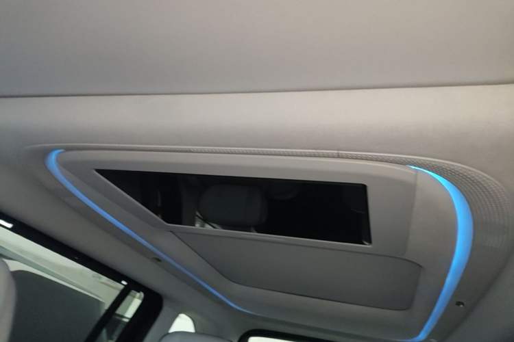 Used XPeng X9 2024 640 All-Wheel Drive High-Performance Max Headliner