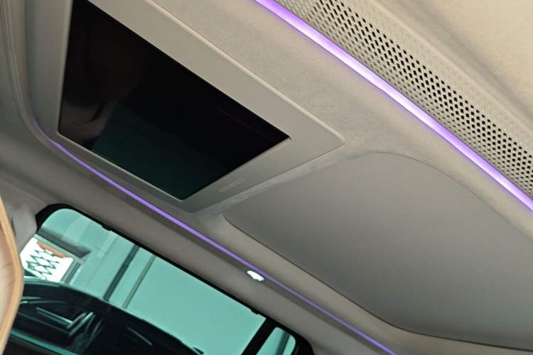Used XPeng X9 2024 702 Ultra-Long Range Pro Headliner
