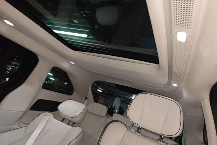 Used XPeng X9 2024 702 Ultra-Long Range Max Headliner