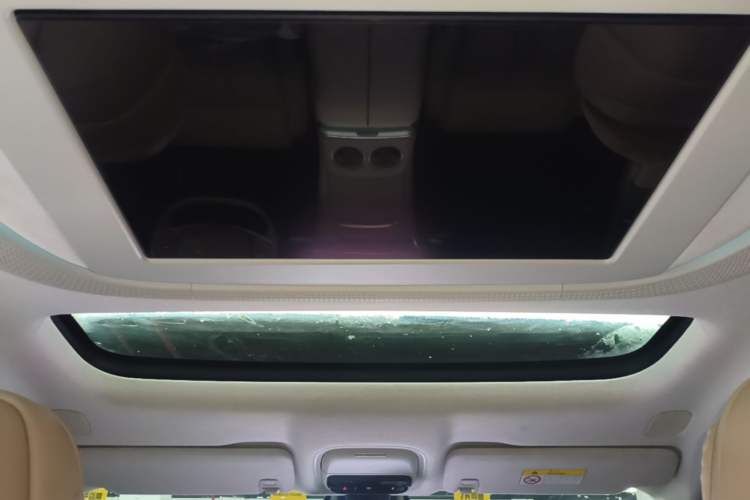 Used XPeng X9 2024 702 Ultra-Long Range Max Headliner